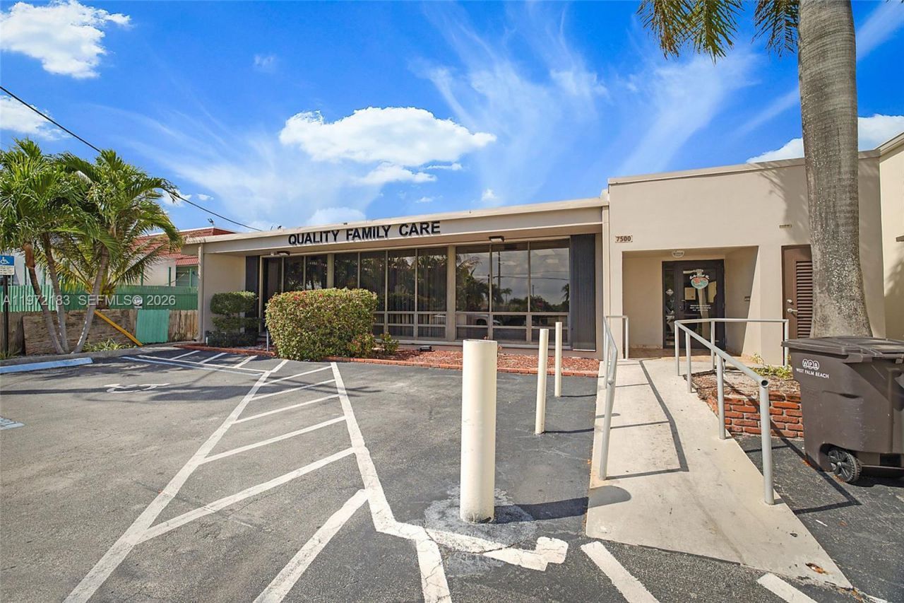 7500 S Dixie Hwy, West Palm Beach, FL 33405 Photo