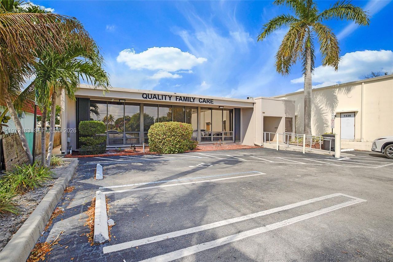 7500 S Dixie Hwy, West Palm Beach, FL 33405 Photo