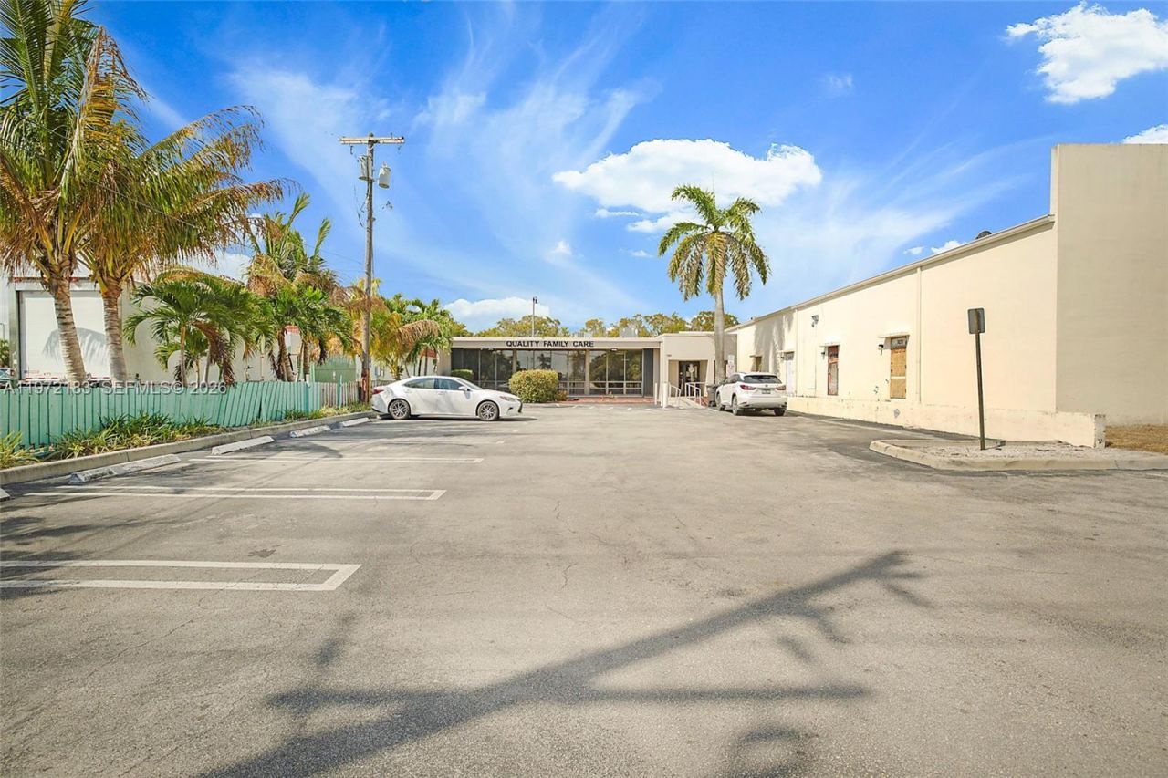 7500 S Dixie Hwy, West Palm Beach, FL 33405 Photo