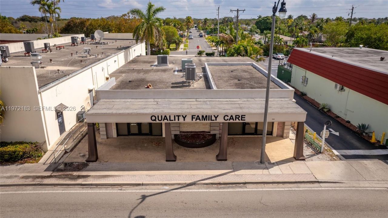 7500 S Dixie Hwy, West Palm Beach, FL 33405 Photo