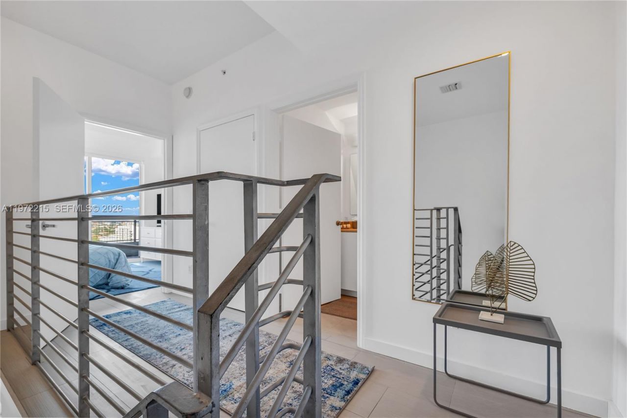 60 SW 13th , Unit 1609, Miami, FL 33130 Photo