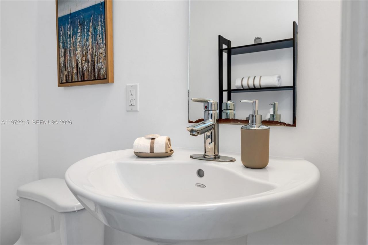 60 SW 13th , Unit 1609, Miami, FL 33130 Photo