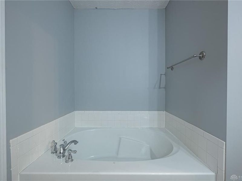 8680 Plum Creek Court, Franklin, OH 45005 Photo 24