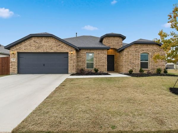437 Falcon Way, Azle, TX 76020