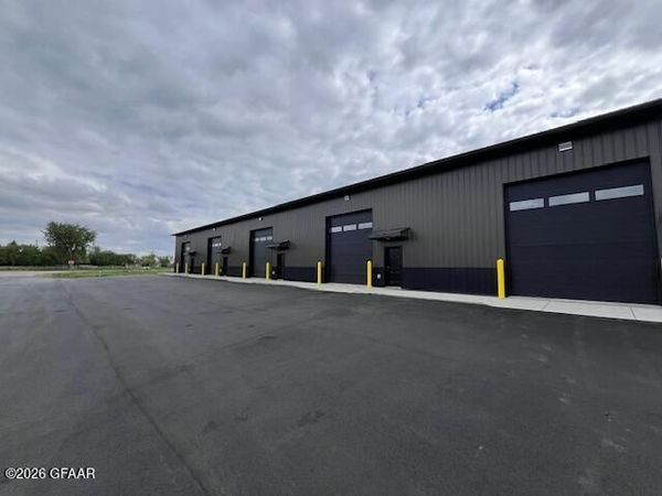 2313 WASHINGTON Street N, Grand Forks, ND 58203