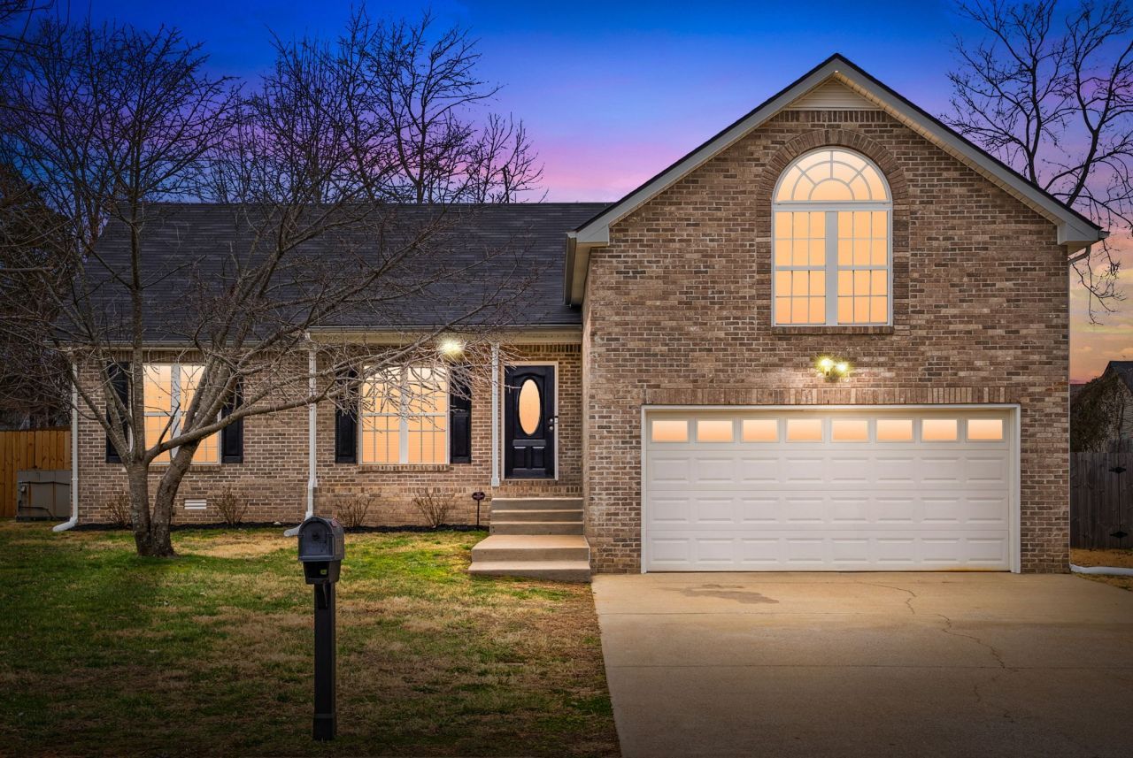 672 Superior Ln, Clarksville, TN 37043 Main Photo