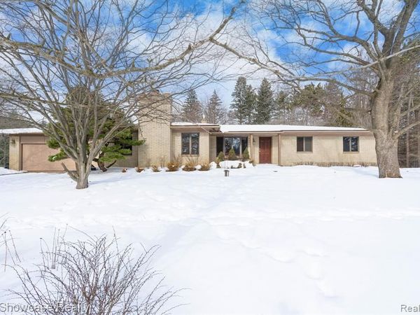 1680 Seminole Trail, Orion Twp, MI 48362