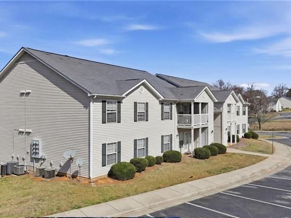 900 Hanahan Court, Unit 1B, Greensboro, NC 27409