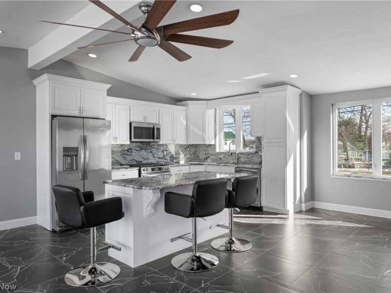 253 Aqua Boulevard, Coventry, OH 44319 Photo 10