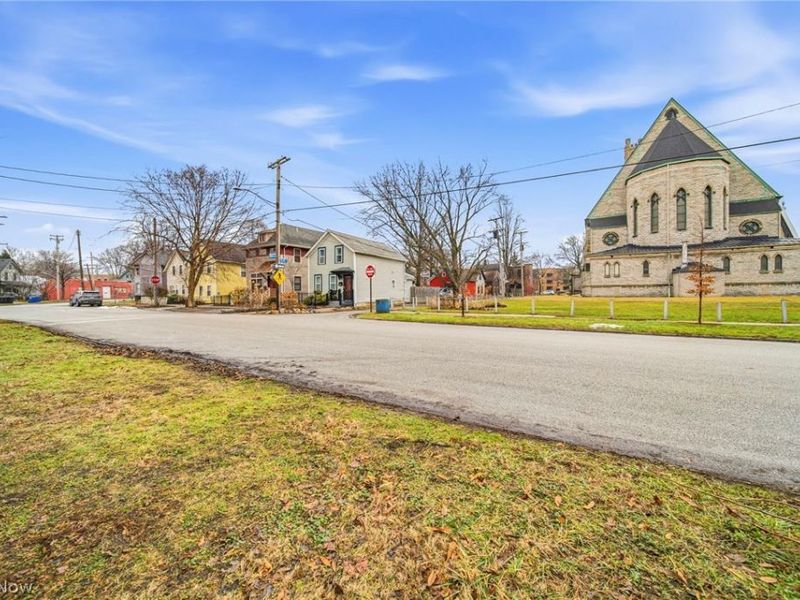 3202 Whitman Avenue, Cleveland, OH 44113 Photo 10