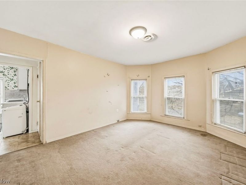 3202 Whitman Avenue, Cleveland, OH 44113 Photo 12