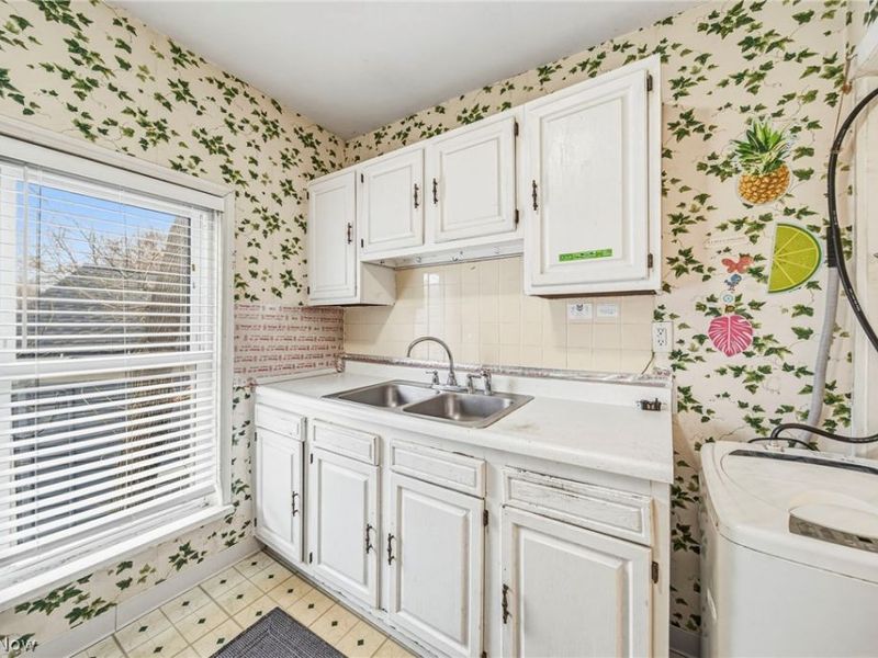 3202 Whitman Avenue, Cleveland, OH 44113 Photo 15