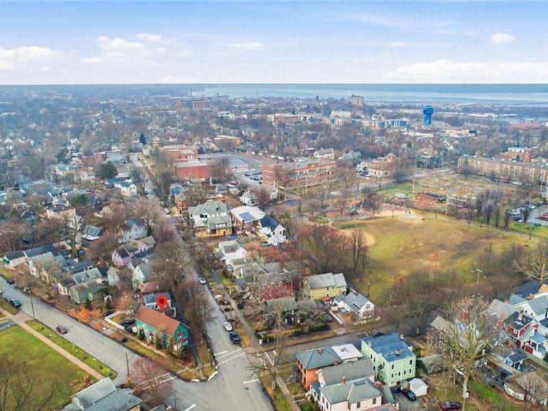 3202 Whitman Avenue, Cleveland, OH 44113 Photo 3