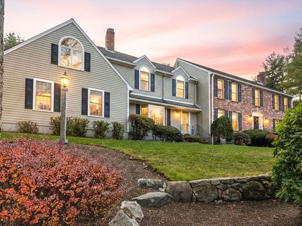 18 Shawnee Rd, Medfield, MA 02052