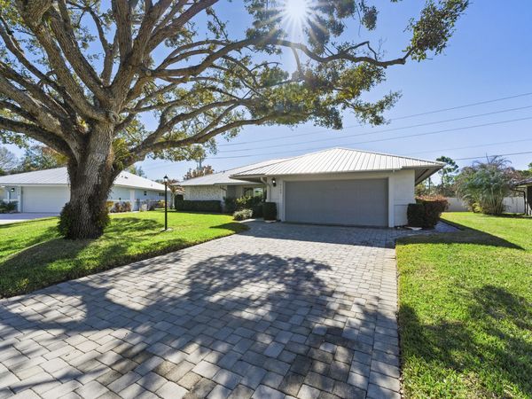 5100 SE Hanson Circle, Stuart, FL 34997