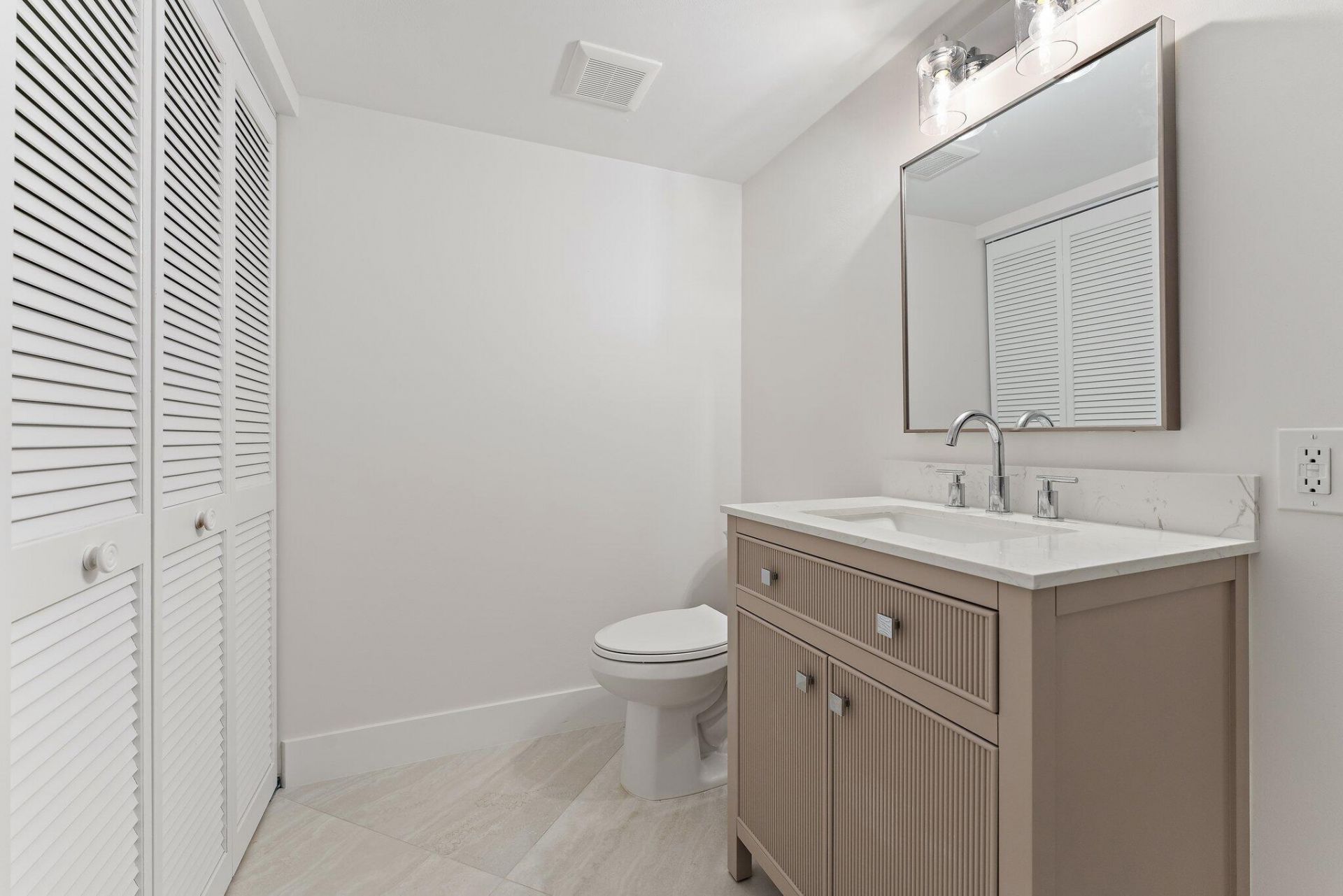 4270 Hazel Avenue, Unit B, Palm Beach Gardens, FL 33410 Photo