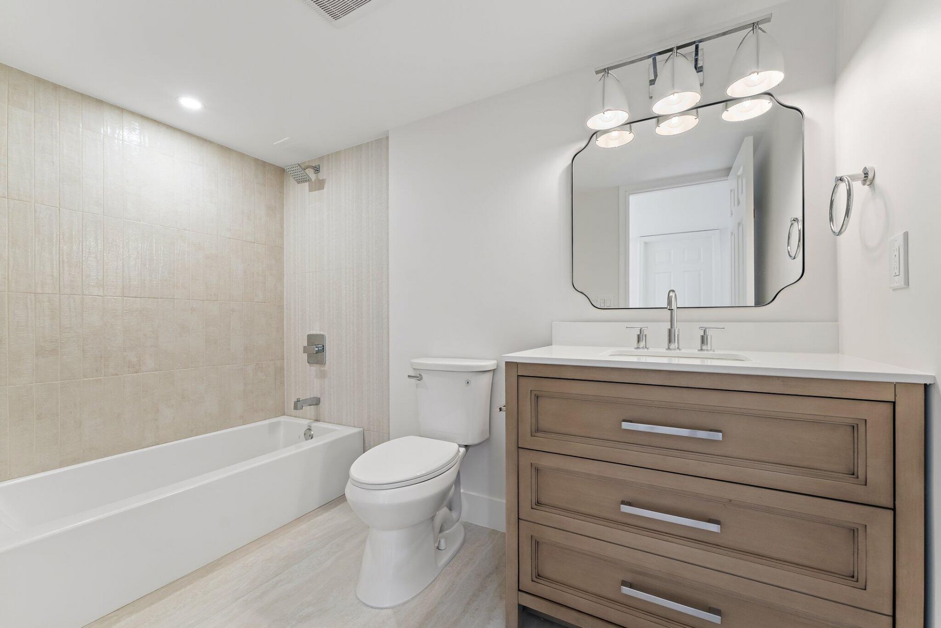 4270 Hazel Avenue, Unit B, Palm Beach Gardens, FL 33410 Photo