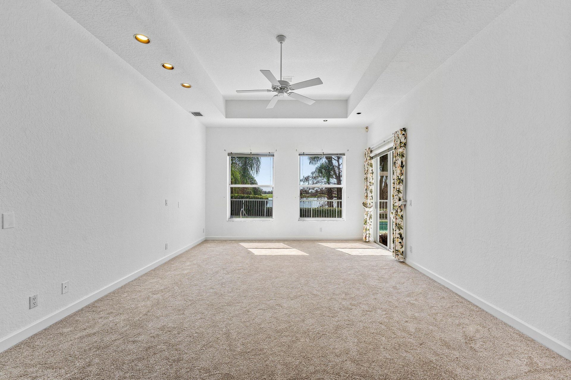 4 Sutton Drive, Boynton Beach, FL 33436 Photo