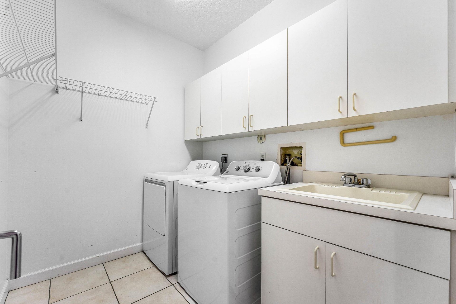 4 Sutton Drive, Boynton Beach, FL 33436 Photo