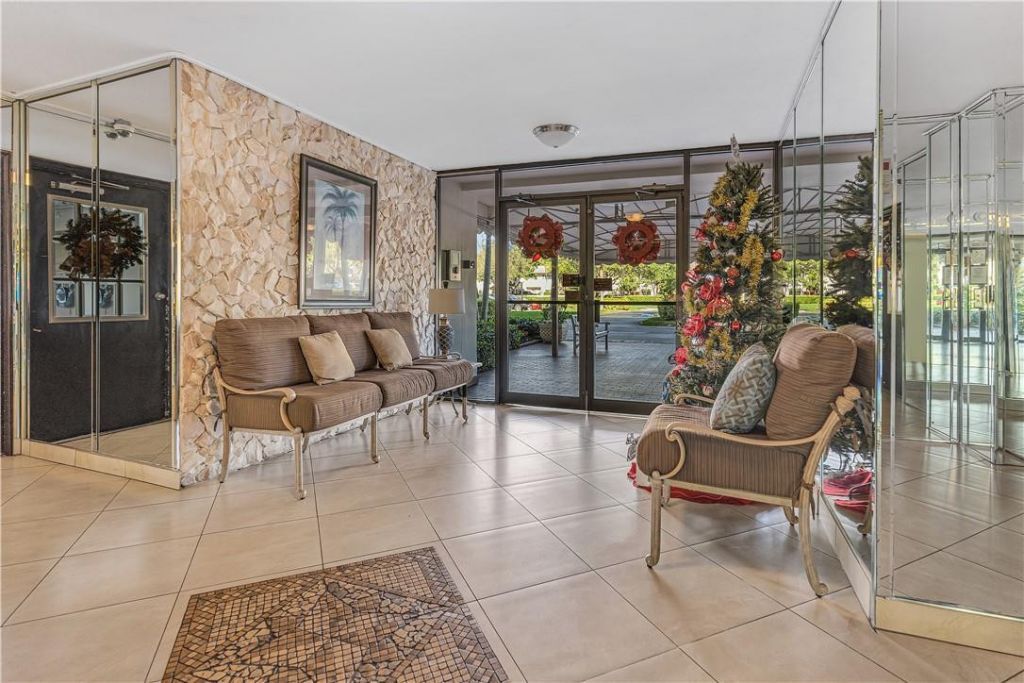 3100 N Palm Aire Drive, Unit 406, Pompano Beach, FL 33069 Photo