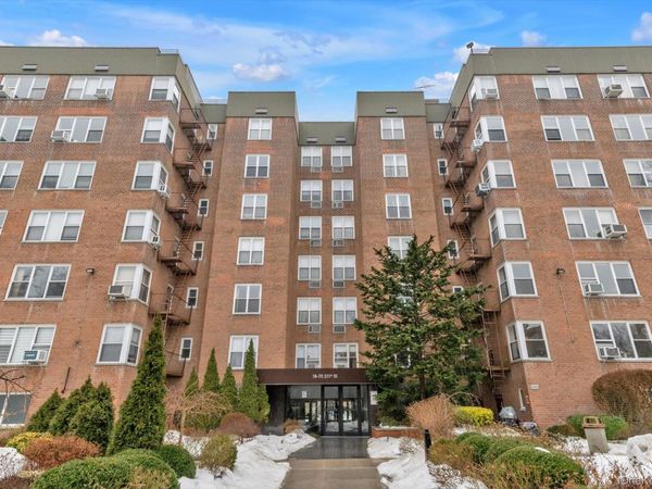 18-70 211th Street, Unit 6J, Bayside, NY 11360