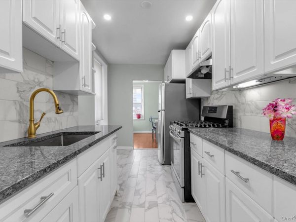 18-70 211th Street , Unit 6J, Bayside, NY 11360