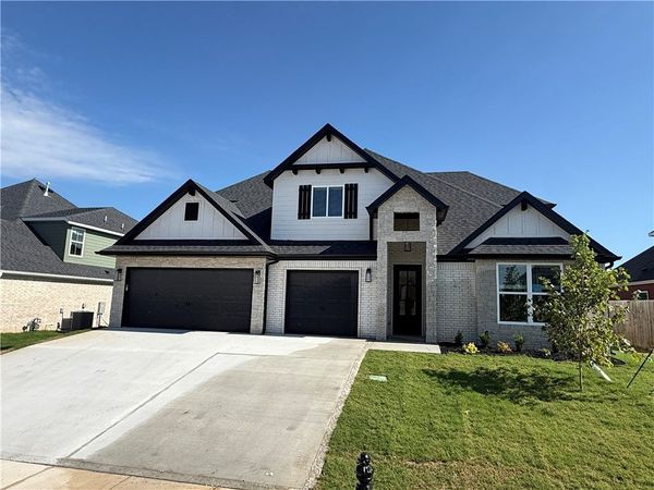 1110 Canyon Maple Street, Centerton, AR 72719