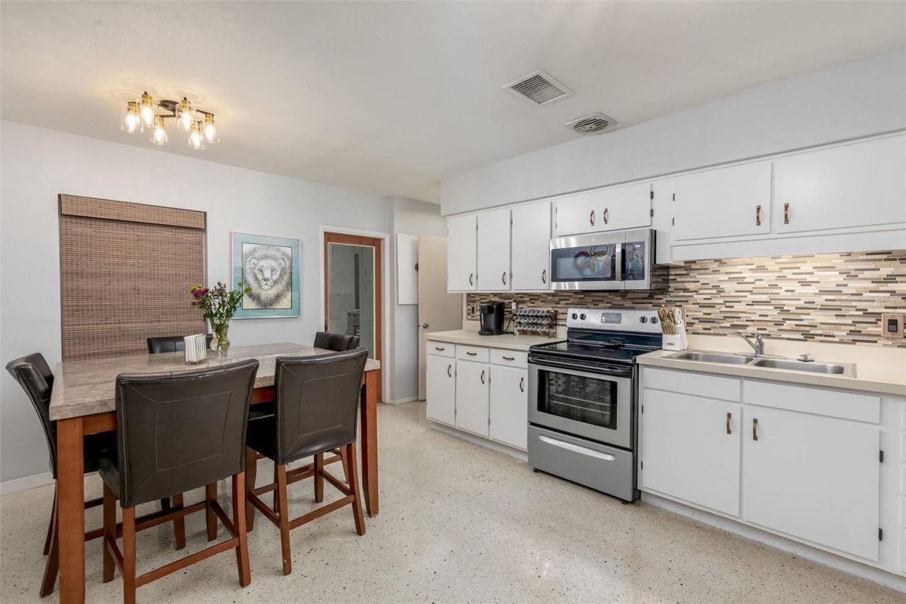 7940 22nd Avenue N, Saint Petersburg, FL 33710 Photo