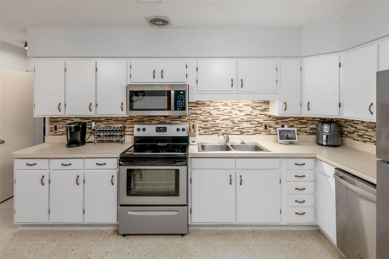 7940 22nd Avenue N, Saint Petersburg, FL 33710 Photo