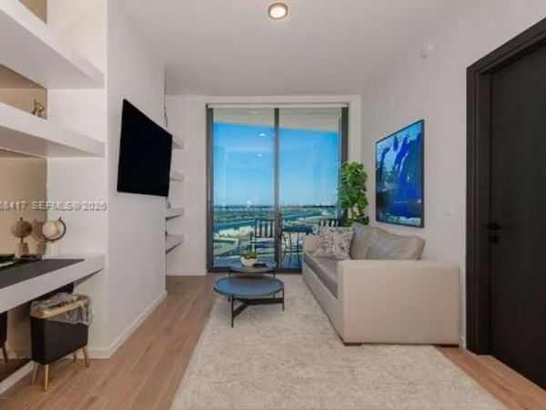 398 NE 5th St, Unit 3511, Miami, FL 33132