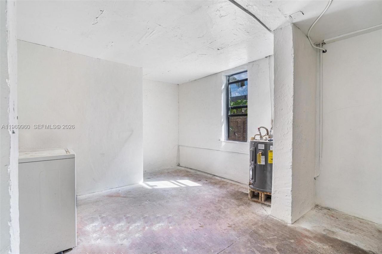 1523 NW 38th St, Miami, FL 33142 Photo