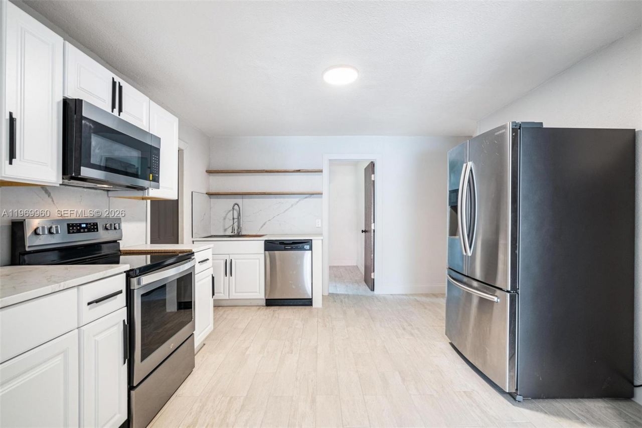 1523 NW 38th St, Miami, FL 33142 Photo