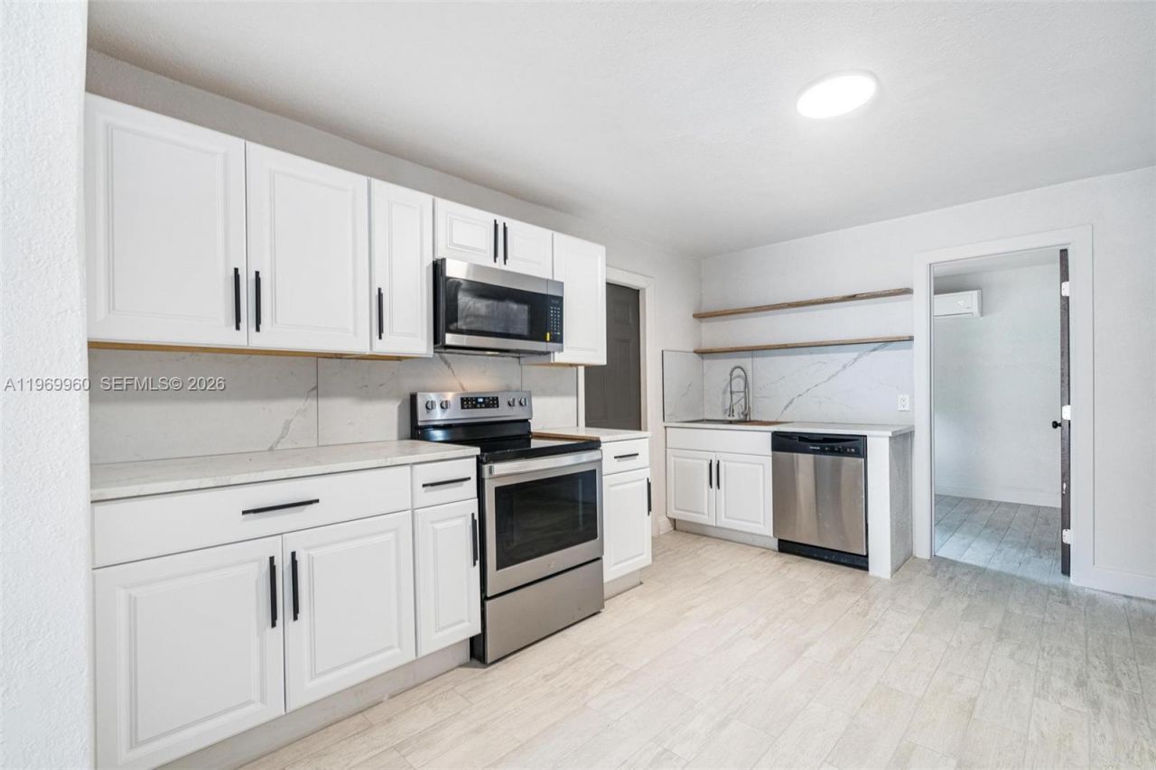 1523 NW 38th St, Miami, FL 33142 Photo