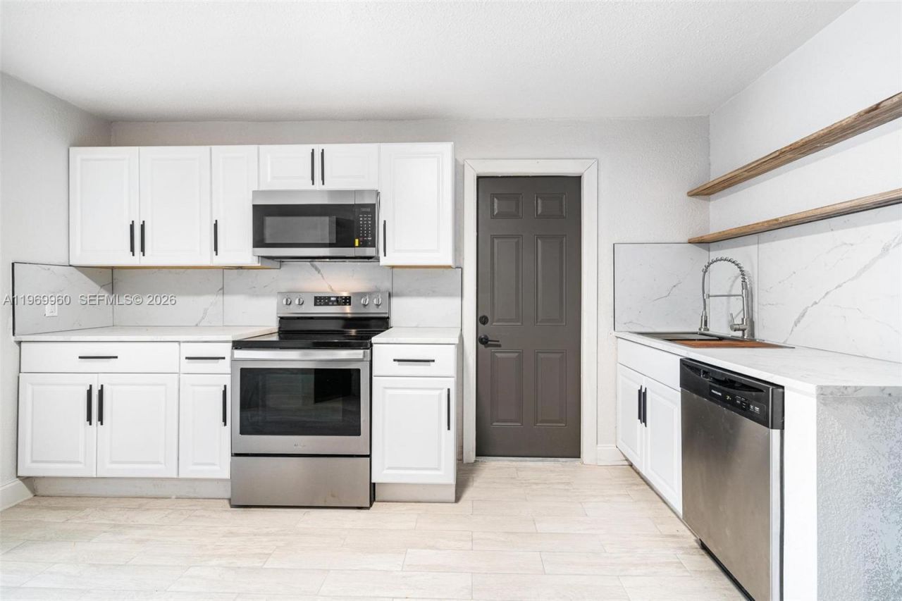 1523 NW 38th St, Miami, FL 33142 Photo