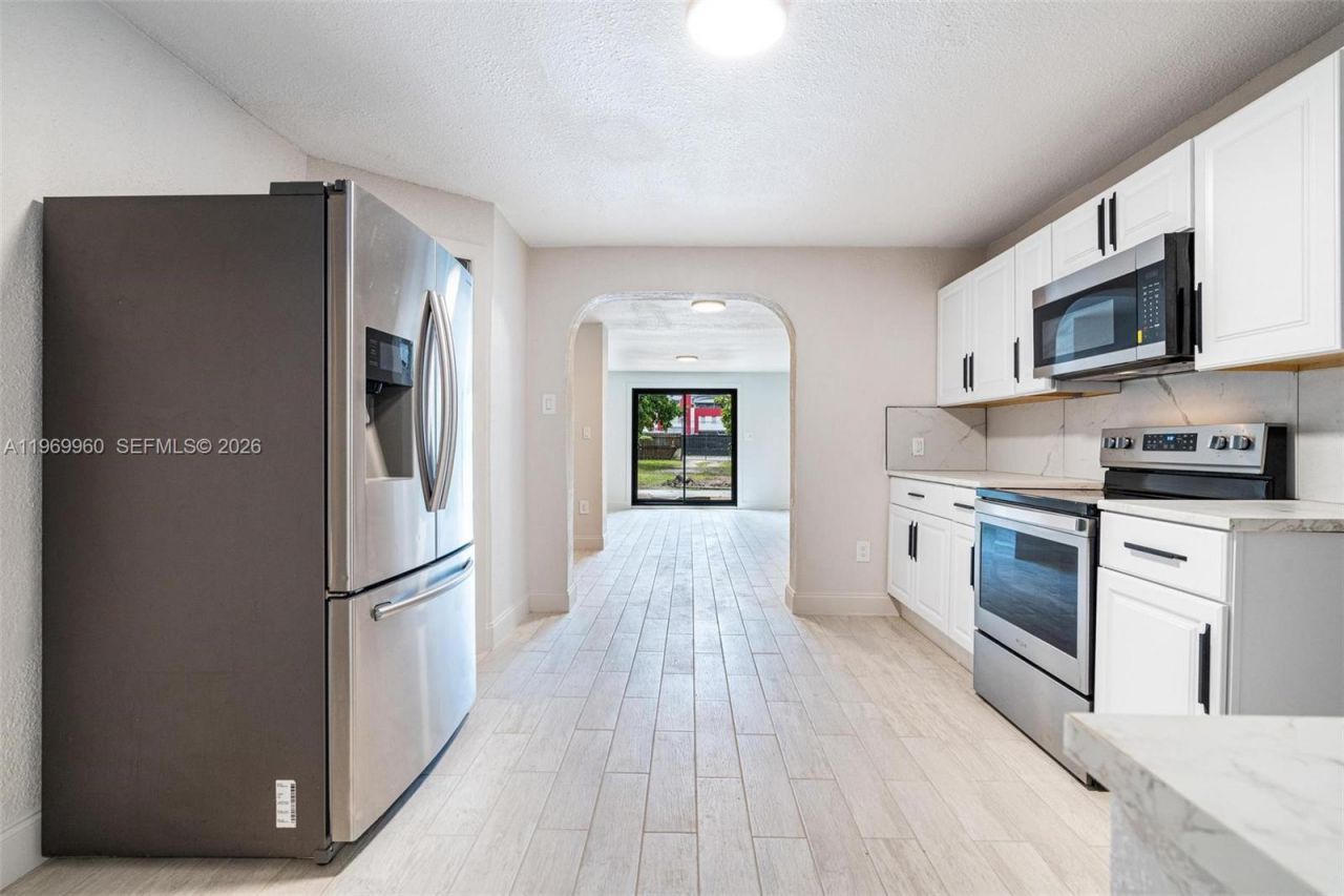 1523 NW 38th St, Miami, FL 33142 Photo