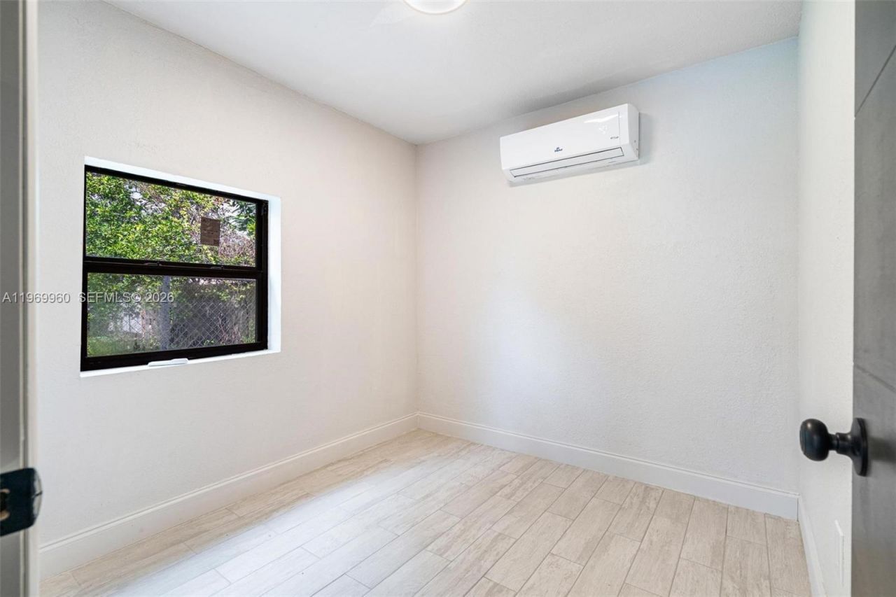 1523 NW 38th St, Miami, FL 33142 Photo