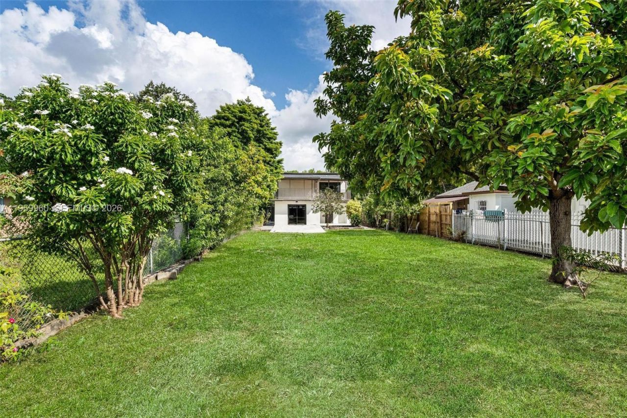 1523 NW 38th St, Miami, FL 33142 Photo