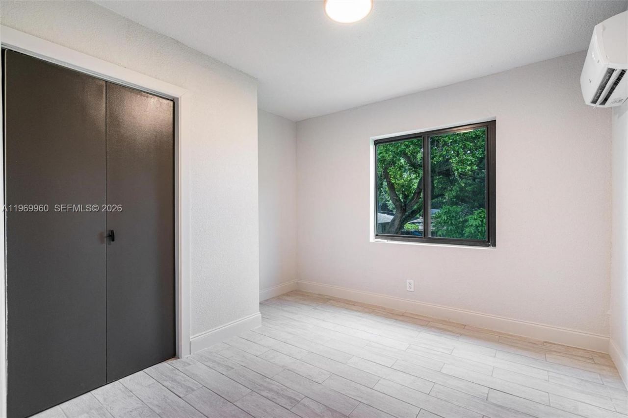 1523 NW 38th St, Miami, FL 33142 Photo