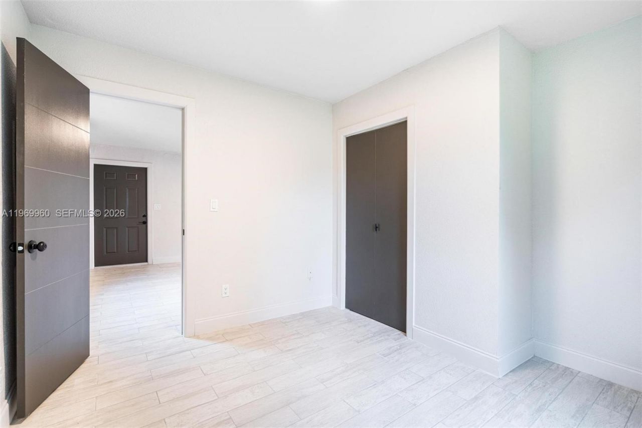 1523 NW 38th St, Miami, FL 33142 Photo