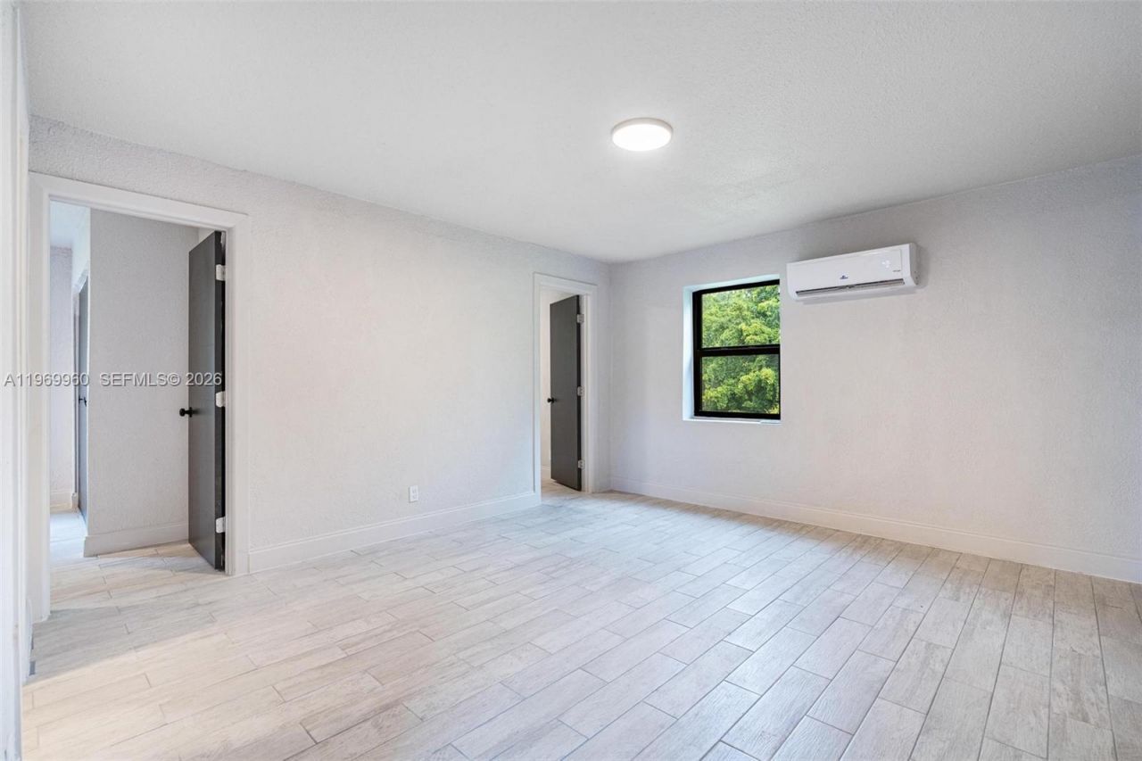 1523 NW 38th St, Miami, FL 33142 Photo