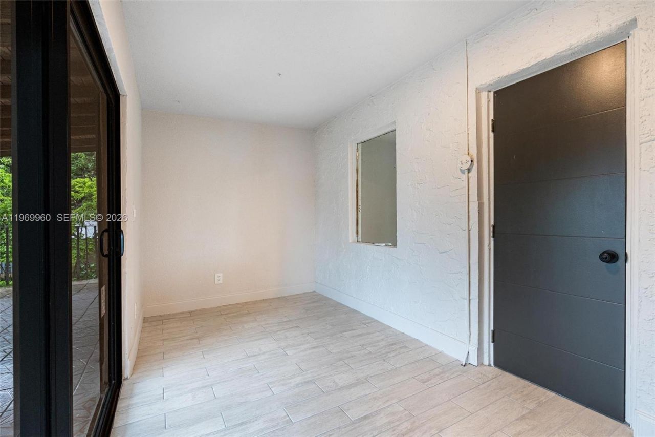 1523 NW 38th St, Miami, FL 33142 Photo