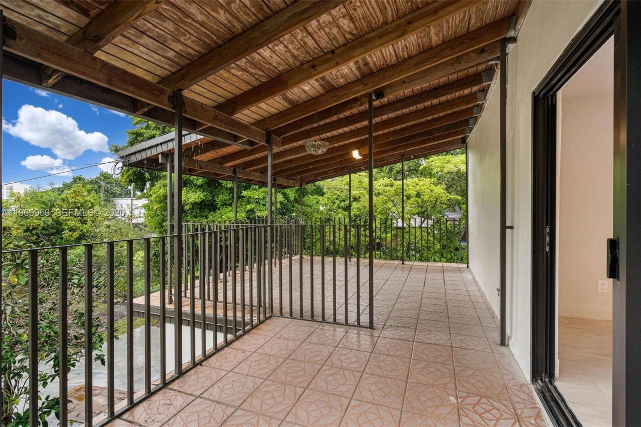 1523 NW 38th St, Miami, FL 33142 Photo