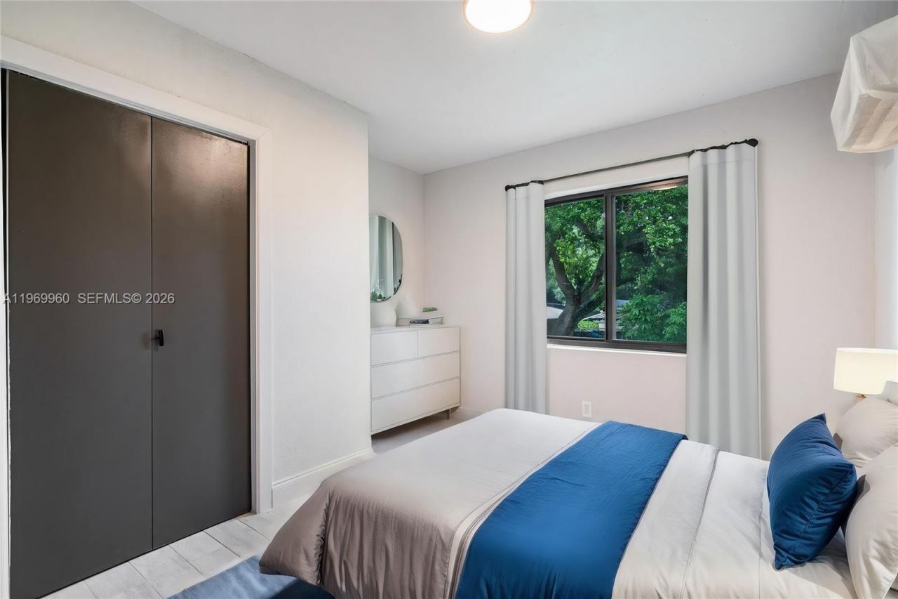 1523 NW 38th St, Miami, FL 33142 Photo