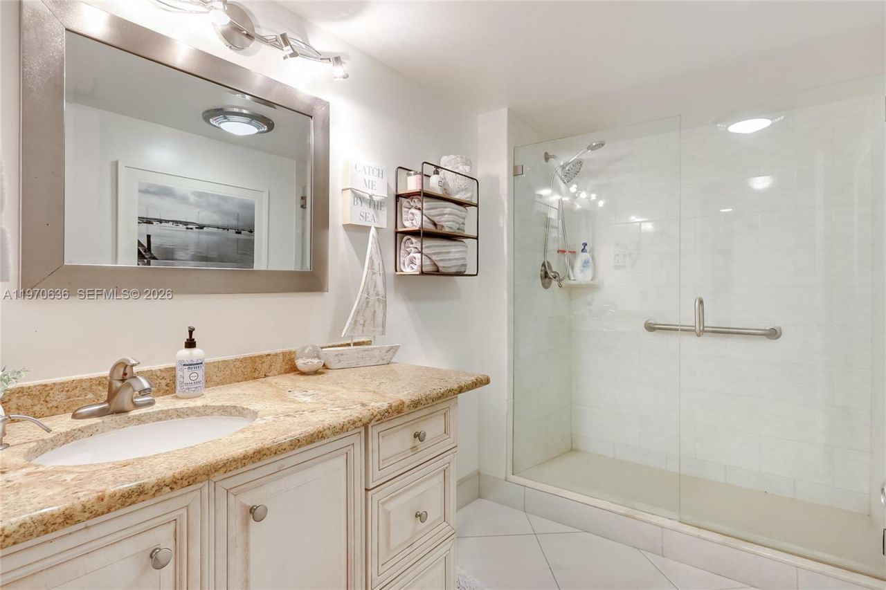 16671 N Traders Xing N , Unit 121, Jupiter, FL 33477 Photo