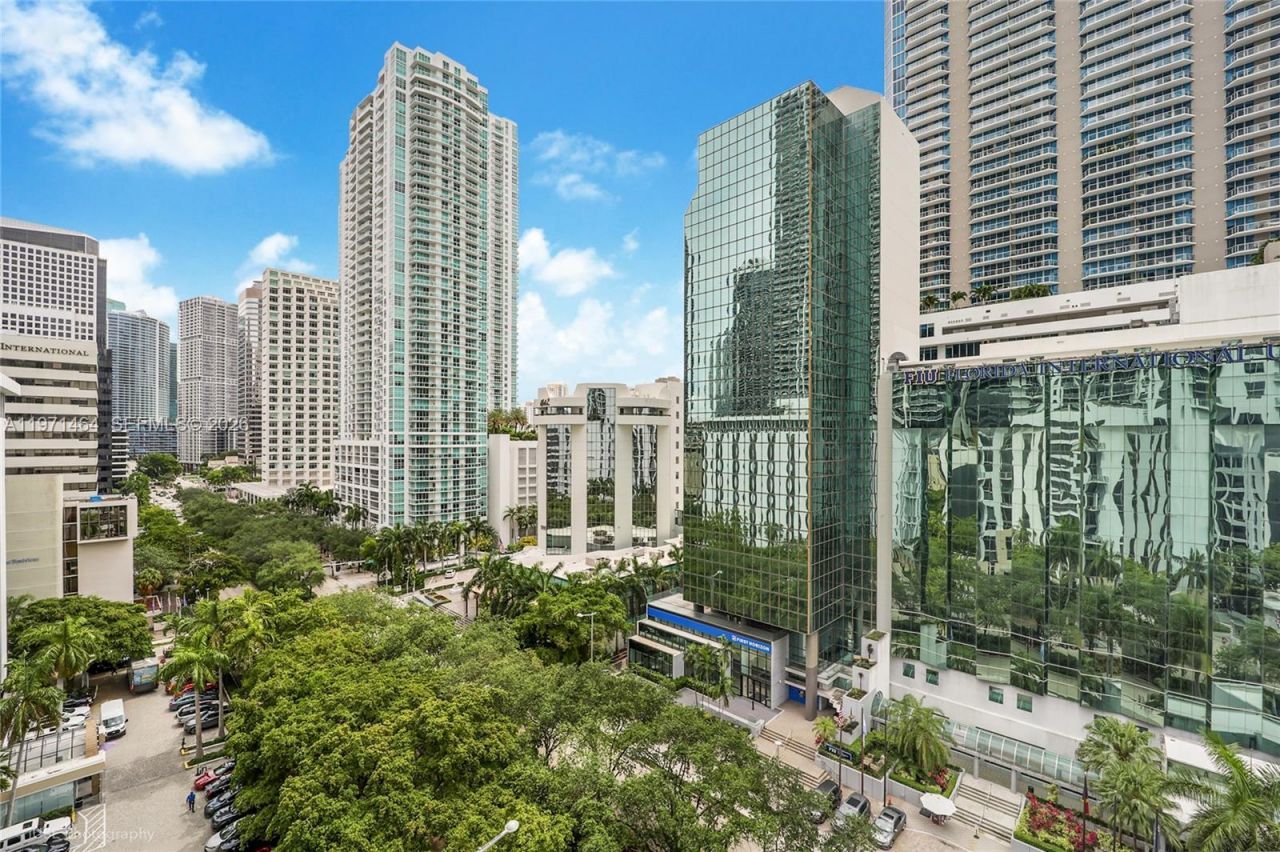 1060 Brickell Ave , Unit 1003, Miami, FL 33131 Photo