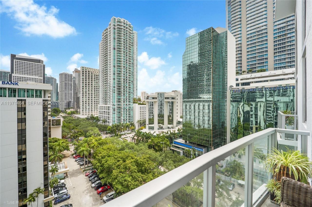 1060 Brickell Ave , Unit 1003, Miami, FL 33131 Photo