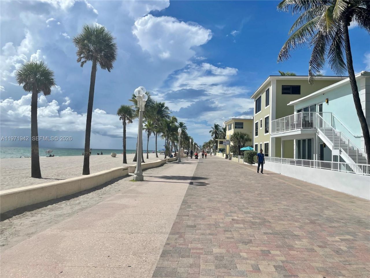 4001 Hillcrest Dr , Unit 909, Hollywood, FL 33021 Photo