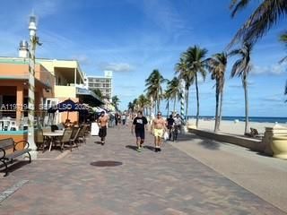 4001 Hillcrest Dr , Unit 909, Hollywood, FL 33021 Photo