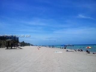 4001 Hillcrest Dr , Unit 909, Hollywood, FL 33021 Photo