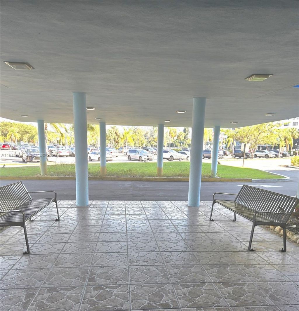 4001 Hillcrest Dr , Unit 909, Hollywood, FL 33021 Photo